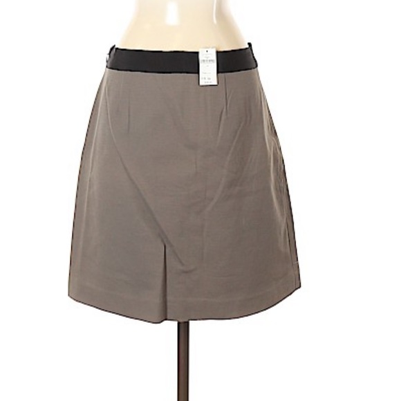 Gap Mini-Skirt Taupe with Black Waist Band. Cotton/Spandex. Size 2 with stretch! - Picture 2 of 6